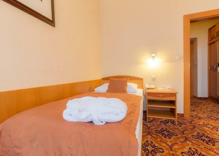 Ensana Hvězda - Imperiál - Neapol Hotel 4*