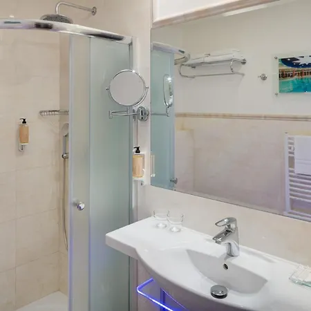 Ensana Hvezda - Imperial - Neapol Hotel 4*