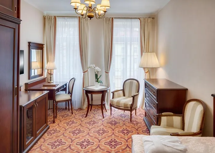 Ensana Hvězda - Imperiál - Neapol Hotel 4*
